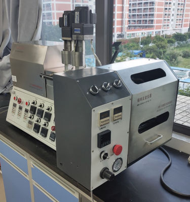 Mini Automatic Bottle Blowing Machine expérimental 3-5kg/Cm2